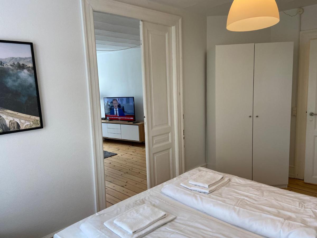 Bright 2-Bedroom Apartment In Elegant Osterbro Copenhagen Exterior photo