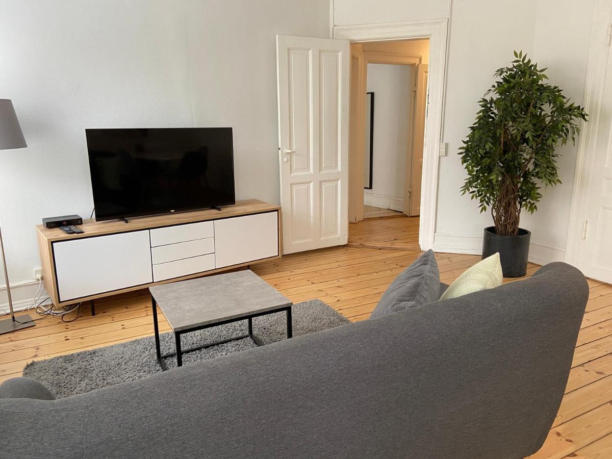 Bright 2-Bedroom Apartment In Elegant Osterbro Copenhagen Exterior photo