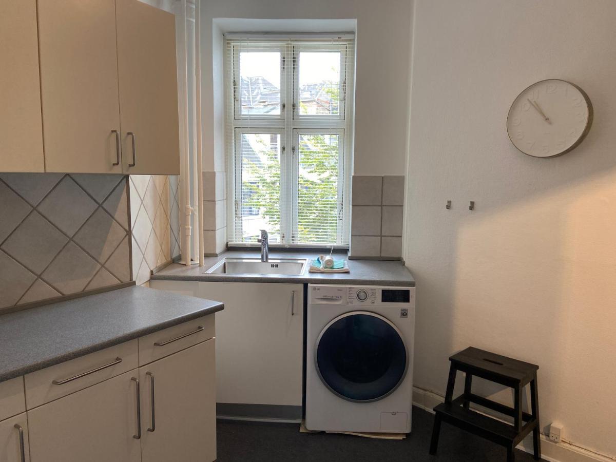 Bright 2-Bedroom Apartment In Elegant Osterbro Copenhagen Exterior photo